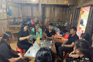 Những đứa trẻ mồ côi sau cơn bão dữ