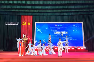Tiết mục do Trường Đại học Khoa học (ĐH Thái Nguyên) thể hiện.