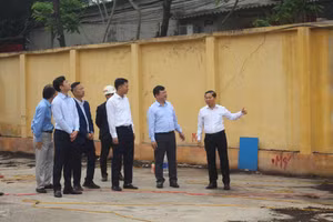 Thứ trưởng Lê Tấn Dũng kiểm tra dự án tại Trường Đại học Kinh tế và QTKD (Đại học Thái Nguyên).