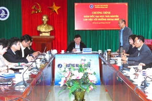 Giám đốc Đại học Thái Nguyên làm việc với Trường Ngoại ngữ.