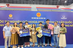 Học sinh Trường Vùng cao Việt Bắc xuất sắc đoạt 2 giải Nhì.