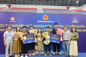 Học sinh Trường Vùng cao Việt Bắc xuất sắc đoạt 2 giải Nhì.