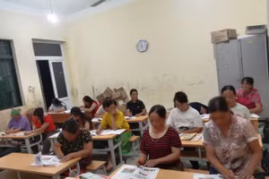 Lớp học xóa mù chữ tại thôn Vằng Dọoc xã Nghĩa Tá tỉnh Thái Nguyên 