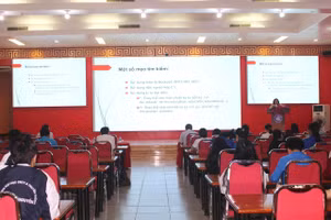 Đại biểu chia sẻ tại chương trình. 