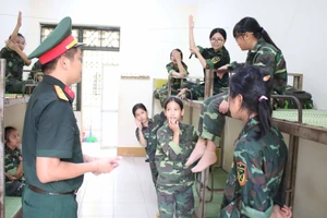 Chúng em học làm chiến sỹ là chương trình bổ ích dành cho các em học sinh vào mỗi dịp hè.