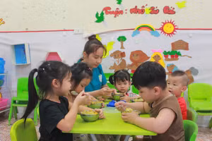 Đảm bảo an toàn, chất lượng bữa ăn bán trú cho trẻ mầm non.