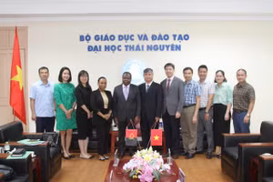 Đại sứ quán Cộng hòa Angola thăm và làm việc tại Đại học Thái Nguyên.