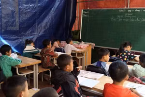 Lán tạm giúp thầy và trò ở Cao Bằng tiếp tục chương trình học tập