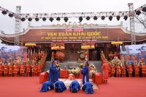 Lễ hội Vạn Xuân khai Quốc được tổ chức tại khu Di tích Quốc gia đền thờ Lý Nam Đế (đền Mục), tổ dân phố Hòa Bình, phường Vạn Xuân, tỉnh Thái Nguyên. 