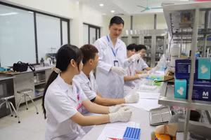 Nghị quyết 71 đã đề ra mục tiêu tăng bình quân 12%/năm về số lượng công bố khoa học quốc tế và nguồn thu từ khoa học, công nghệ, đổi mới sáng tạo.