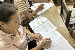 Xóa mù chữ là quá trình khơi dậy khát vọng, mở ra cơ hội và tạo ra sự thay đổi thực chất trong đời sống của mỗi người dân.