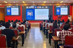 TS Lê Minh – Đại học Columbia (Hoa Kỳ) chia sẻ tại Hội thảo.