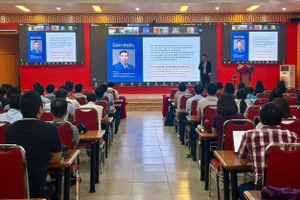 TS Lê Minh – Đại học Columbia (Hoa Kỳ) chia sẻ tại Hội thảo.