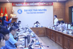 TS Nguyễn Hồng Liên, Phó Giám đốc Đại học Thái Nguyên chủ trì Hội nghị.