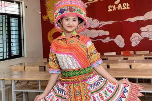 Sinh viên Giàng Hồng Chuyên nỗ lực trở thành thủ khoa Phân hiệu Đại học Thái Nguyên tại tỉnh Hà Giang.