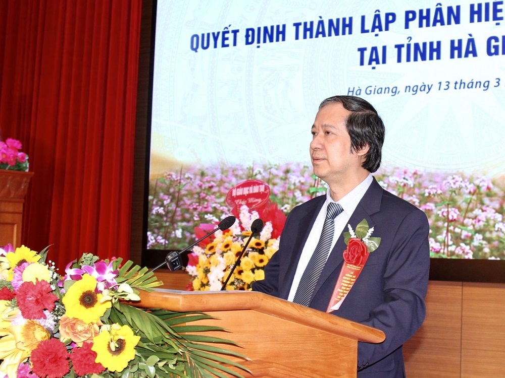 Bộ trưởng Bộ GD&ĐT Nguyễn Kim Sơn phát biểu tại buổi lễ. Bộ trưởng Bộ GD&ĐT Nguyễn Kim Sơn phát biểu tại buổi lễ.