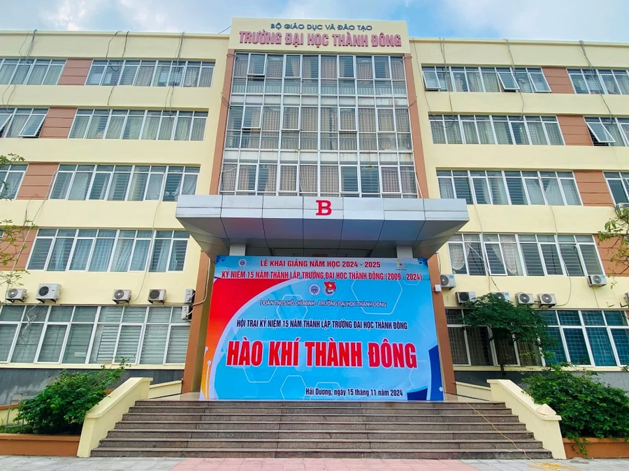 Trường Đại học Thành Đông kỷ niệm 15 năm thành lập