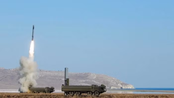 Tên lửa siêu thanh P-800 Onyx được phóng từ hệ thống Bastion.