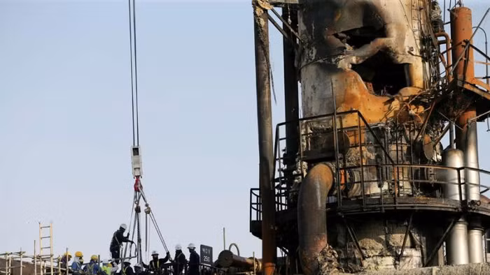 Cơ sở của Saudi Aramco bị hư hại do đòn tấn công của Houthi.