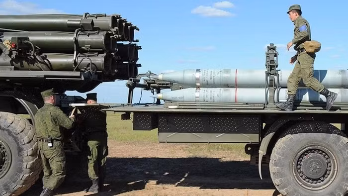Hệ thống phóng loạt Tornado-S.