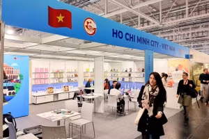 Gian hàng TPHCM tại Hội sách Frankfurt 2026 (Đức). Ảnh: SVH&TT TPHCM