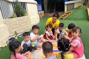 Trẻ mầm non tại Trường Mầm non 19/5 Thành phố trong giờ chơi - Ảnh: Phương Nhi