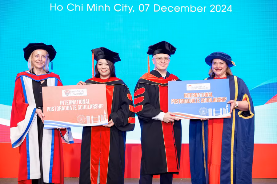 Đại học Gloucestershire của Anh Quốc trao học bổng hơn 2 tỷ cho tân cử nhân UEF