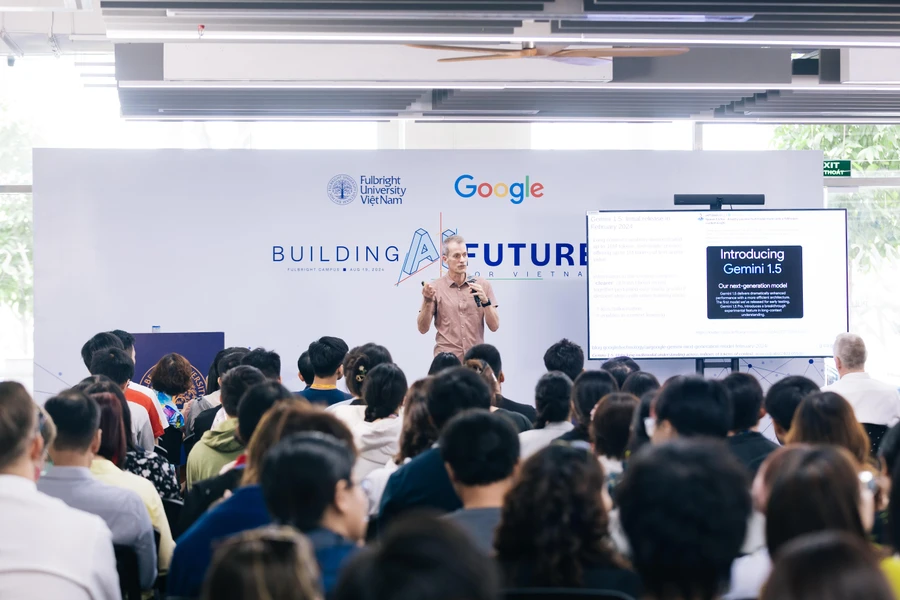 Ông Jeff Dean - Chief Scientist tại Google Deepmind & Google Research phát biểu.