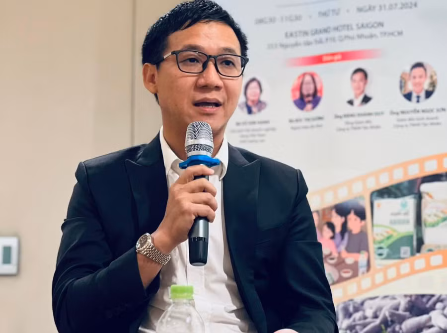 Chàng rể Tây Ninh biến cây khoai mì 'xóa đói' thành cây làm giàu. Ảnh: T.Q