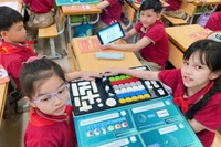 Giờ học tiếng Anh thông qua STEM của học sinh Trường Tiểu học Nguyễn Du (Hà Nội). Ảnh minh họa: INT