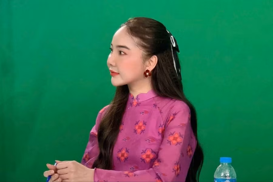 Cô Thu Hà gây ấn tượng mạnh với khán giả của kênh Youtube ITC Channel.