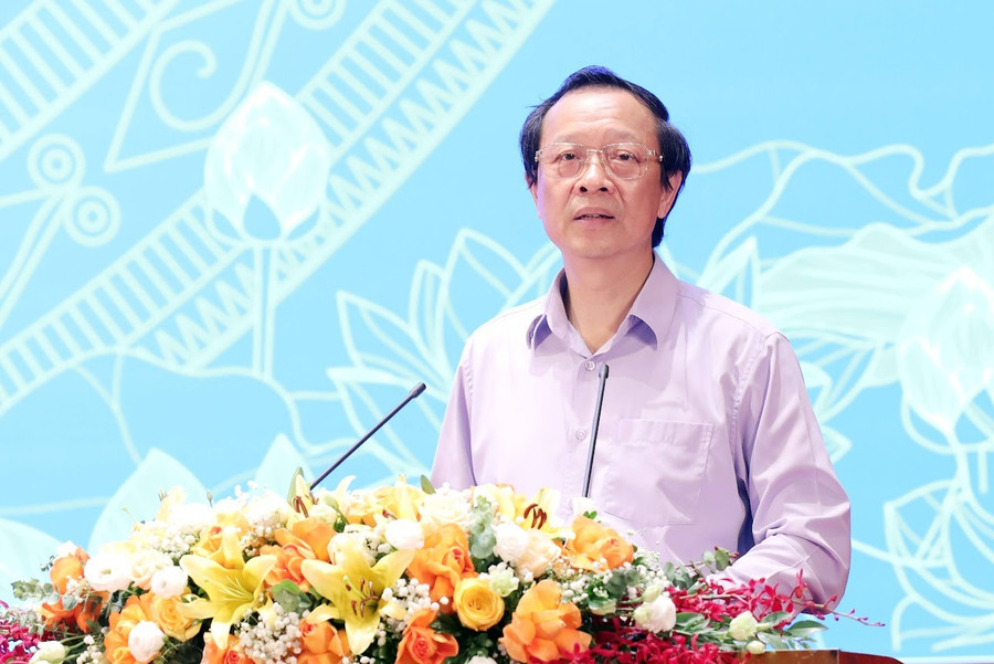 Thứ trưởng Thường trực Bộ GD&ĐT Phạm Ngọc Thưởng phát biểu tại Hội nghị. img-1893.jpg