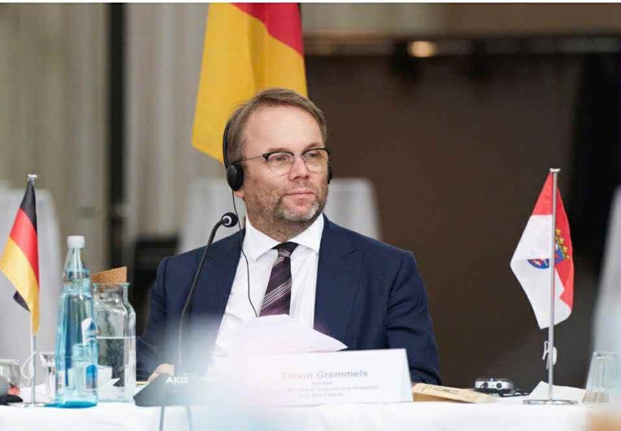 Ngài Timon Gremmels - Bộ trưởng Bộ Khoa học và Nghệ thuật bang Hessen, CHLB Đức. Ảnh: Nicolas Wefers attznep8str4vbsx9m82nf0q614tahdgtladzfkfe1fqmk.jpg