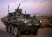 Lính dù Lviv trình làng xe bọc thép chở quân Stryker