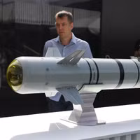 Tên lửa Izdeliye 305 tiếp tục được cải tiến vượt trội