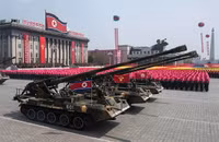Pháo tự hành 'khủng nhất' Triều Tiên bắn mục tiêu cách xa 60 km