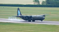 Không lực Hoàng gia Anh chia tay huyền thoại C-130 Hercules