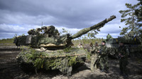 Mỹ yêu cầu Ukraine trả lại xe tăng Abrams?