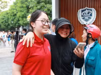 Niềm vui của thí sinh Hà Nội sau bài thi môn Ngoại ngữ