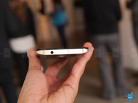 Cận cảnh điện thoại có màn hình "không thể vỡ" của Motorola ảnh 5 Ảnh thực tế Motorla Droid Turbo 2