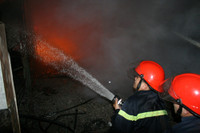 Cháy lớn tại chợ Phố Hiến ảnh 3 a4.jpg