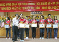 Vui mừng đón đoàn học sinh Việt Nam dự IMSO thắng lợi trở về ảnh 3 Vui mừng đón đoàn học sinh Việt Nam dự IMSO thắng lợi trở về ảnh 3