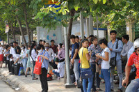 Bến xe ùn ùn sĩ tử ảnh 3