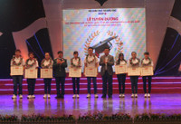 Tuyên dương học sinh đoạt giải quốc tế và thủ khoa đại học ảnh 6