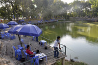 Câu cá là cách trốn nắng lý tưởng nhất