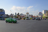 Ánh nắng chói chang ở khu vực trung tâm thành phố.