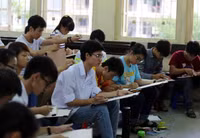 Lỉnh kỉnh vác... ghế đi thi ảnh 7