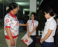 Đón năm học mới vào... ban đêm ảnh 6 Giáo viên dặn dò học sinh ngày quay lại lớp