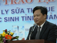 Trao 24.000 ly sữa cho học sinh Quảng Bình ảnh 3