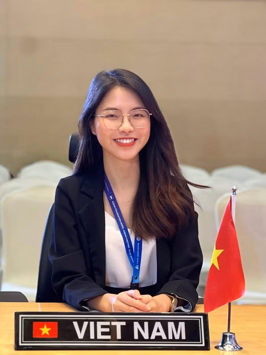 Châu Anh tham dự Hội nghị mô phỏng Hội nghị thượng đỉnh ASEAN - Nhật Bản năm 2023 tại Jarkata, Indonesia. (Ảnh: NVCC)